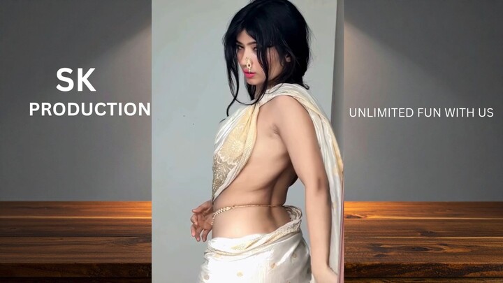 Beautiful Girl in Stunning Saree Look