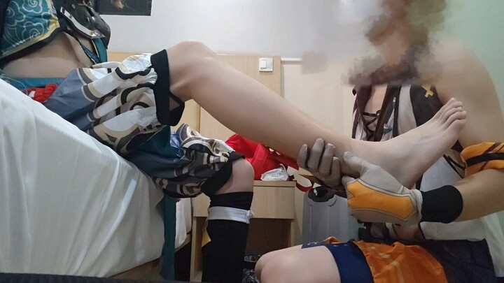 Shiba Inu melepas sepatu