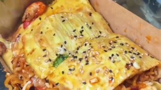 บะหมี่เย็นย่างนี่สุดยอดไปเลย!