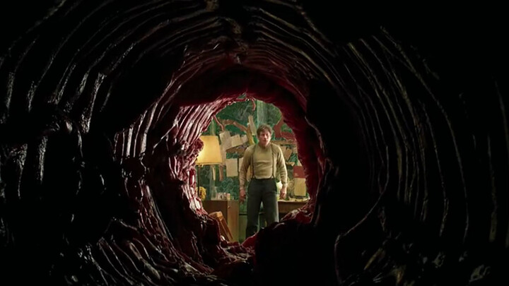 The man was horrified to discover that this hotel shrank a little bit every night.