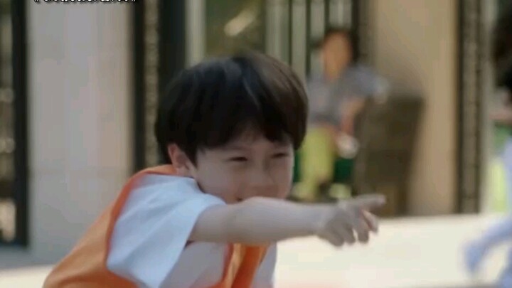 คนตัวเล็กแต่ยศสูงกว่าตรงนี้!