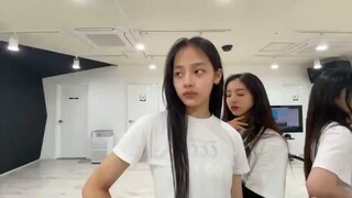 NewJeans Say So practice room before debut