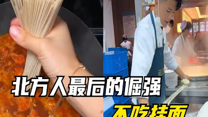 Không ăn mì sợi là niềm kiêu hãnh cuối cùng của mỗi người miền Bắc; đến mì tôm còn được coi trọng hơ