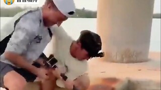钓鱼是很好的休闲运动，偶尔有巨物上钩，更会给人带来惊喜，你喜欢钓鱼吗？喜欢钓鱼时候的宁静还是鱼漂下沉的快感抑或是渔货满满的成就感？