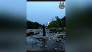 MIRA ESTA INCREÍBLE ESPADA DE FUEGO curiosoben ben curiosidades curiosidad fyp AprendeEnTikTok fueg