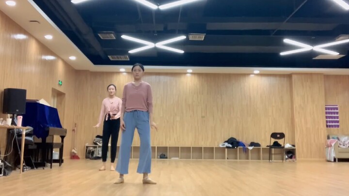[Spinning + Yuanbao Jump] Do flying double skills with my little sister~~~~