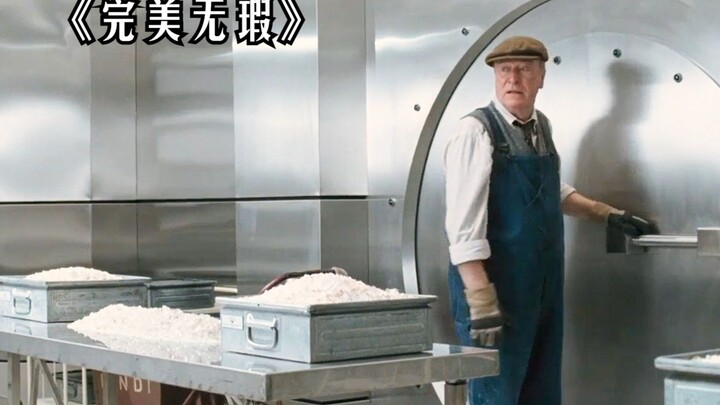 An old man disguised himself as a cleaner and sneaked into a diamond club, making off with hundreds 