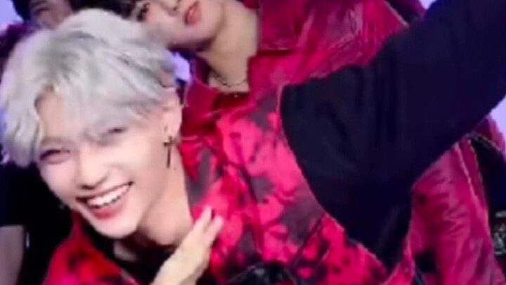 菲妈看了两眼一黑的200623神菜单接力舞蹈【李龙馥Felix focus】【Stray Kids】