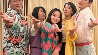 الاحتفال بتجاوز إيرادات فيلم <ابنتي الزومبي> 3 ملايين مشاهدة - كيم جونغ سوك وفريق العمل الرئيسي يعيد