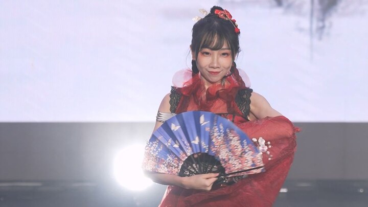 قنبلة سي سى «جيانغ جين جيو» | ليلة الرقص الأصلي من بيلي بيلي للهاويين