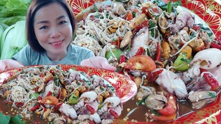 ตำเห็ดเข็มทองใส่หมึกกล้วย หอยเเมงภู่ แซ่บนัวมาก