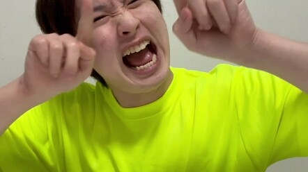 تقييم مضحك ومُريح للنفس، لا تحرجني بابتسامتك.