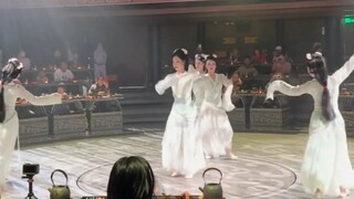 Hôm nay không có việc gì, đến quán hát nghe khúc! Lại là một ngày của hôn quân! Yến tiệc đêm tại Tri