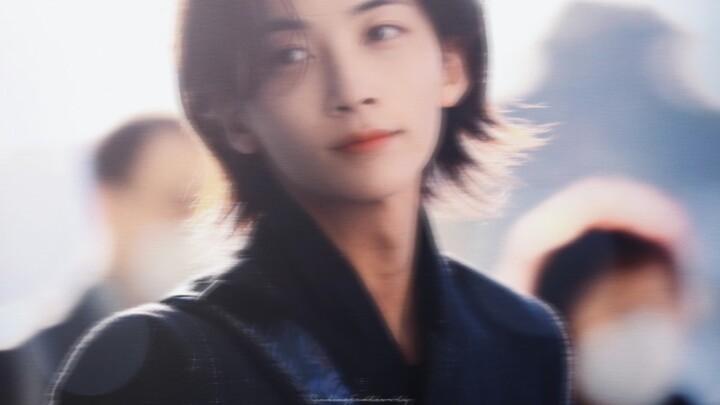 Bóp bùn thành một thể với trần nhà! Ai bảo Yoon Jeonghan là anh rể của tôi thì chắc chẳng ai phản đố