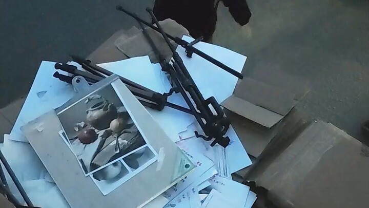 Hôm nay nghỉ, không vẽ tranh.