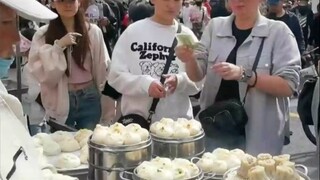 一个黑河早市就让毛子们放弃香肠