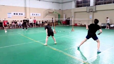 คู่ผสมกลายเป็นชายเดี่ยวพี่น้องที่เข้าใจ