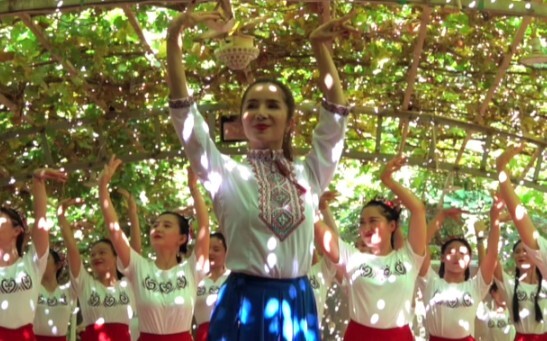 Gulimina - "The First Dance Study Tour Summer Camp" "Under the Grape Arbor"
