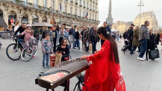Backgammon, yang dimainkan di jalanan Prancis selama liburan Tahun Baru Imlek, kini tersedia! Setiap