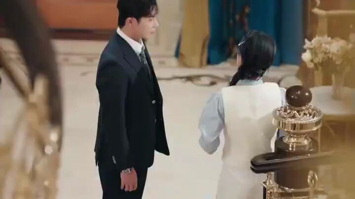 Gadis desa tinggal serumah dengan CEO_!Tanpa sengaja ia merebut hati sang pewaris keluarga kaya.