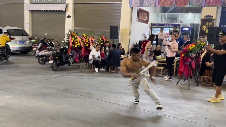 Vũ điệu dao Jingpo