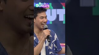 ‘Wag niyong bibigyan ng kahit ano ‘yung mga ayaw kayo i-kiss! #shorts | All-Out Sundays