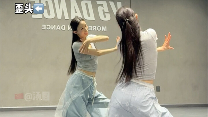 illit《Do the Dance》借来的猫 舞蹈分解来咯！满满全是细节🥺
