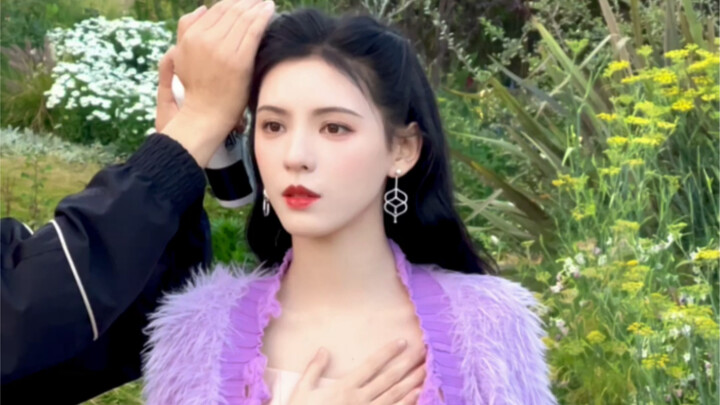 Pertama kali ketemu selebriti Zhang Yuxi yang proaktif mengajak orang-orang di jalan foto bareng—dia