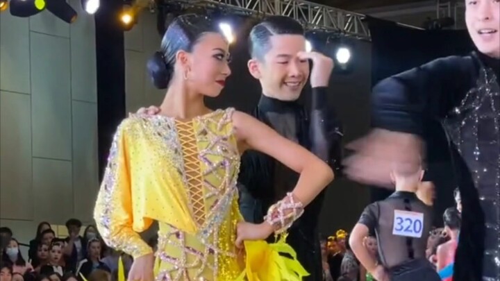 【Bộ đôi Mặc Mạc】Cái chạm tay này của Hữu Hữu ấm áp quá đi mất