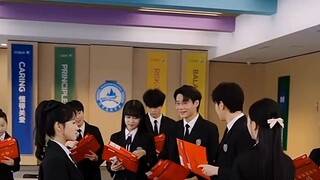 The college entrance examination application of the genius class was tampered by the group favorite,