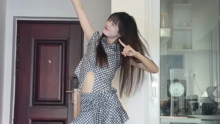 مشروب غازي، وأنتما في صيفٍ جميل! صيفٌ في بلدةٍ صغيرة!