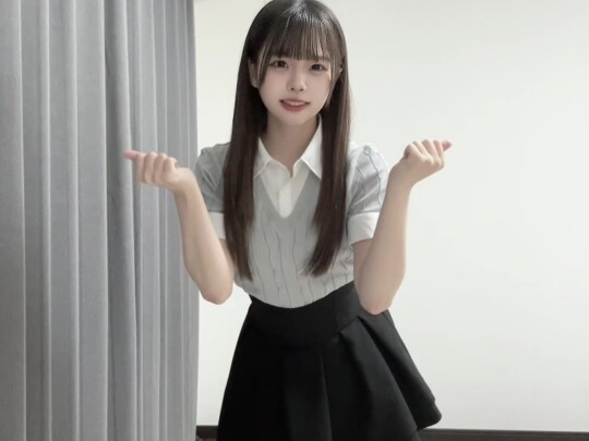 当日本女高中生跳家乡宅舞