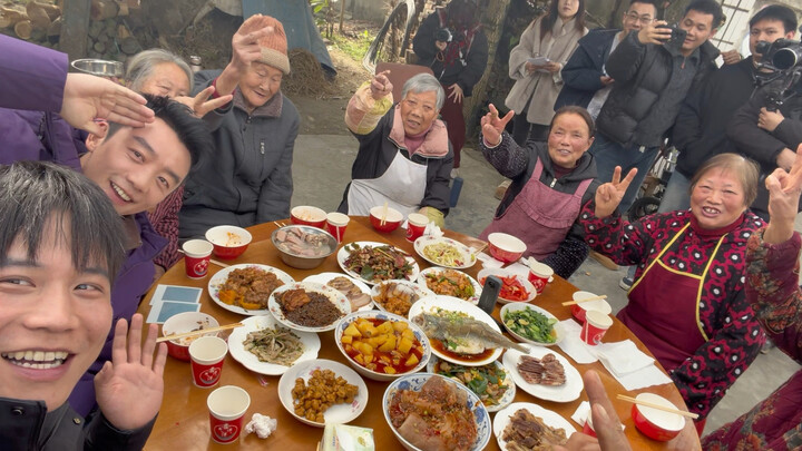 Tết Nguyên Đán giống như một giấc mộng náo nhiệt