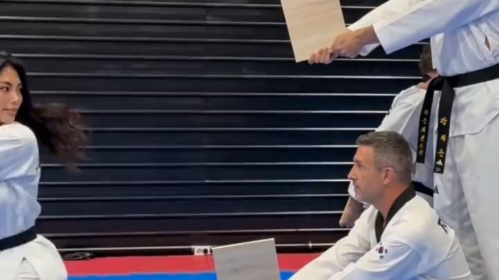 Tendangan Terbang ke Target | Latihan Karate