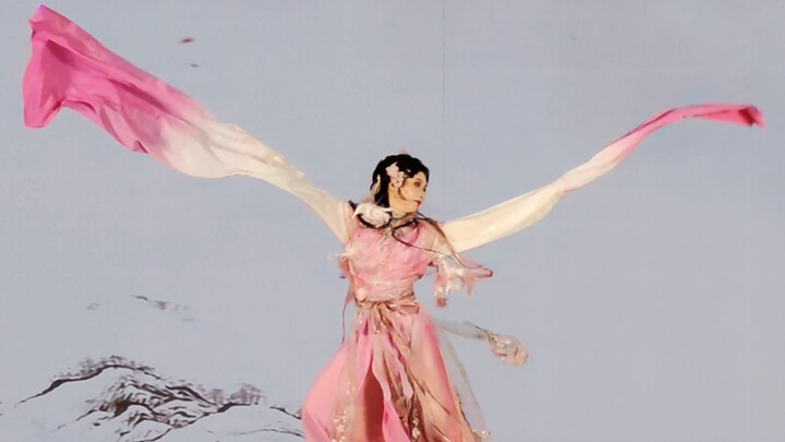 今夕何年？2025了还有人在漫展上跳牵丝戏…