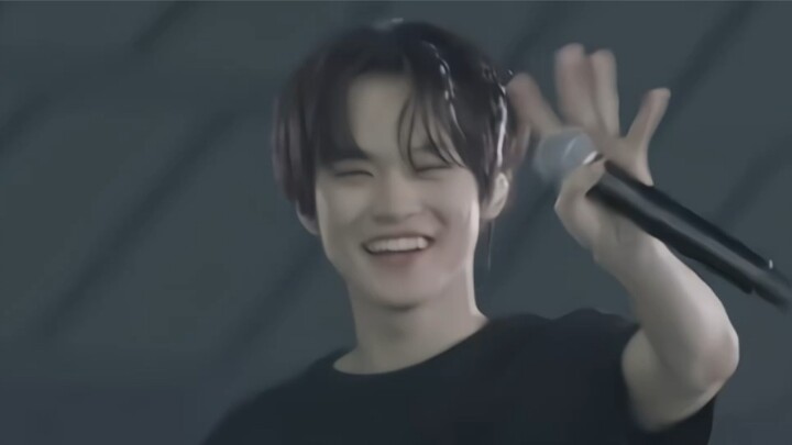 เลเล่มองไปรอบๆ!