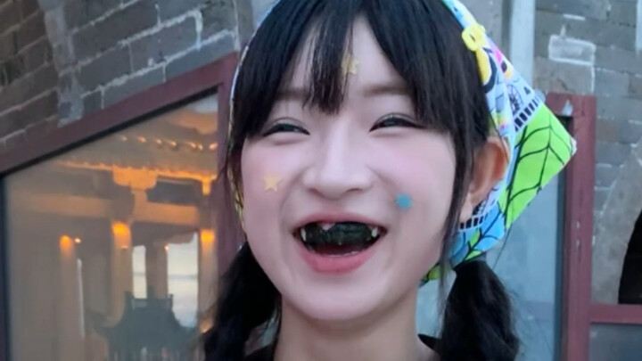 Don't I look good when I smile?