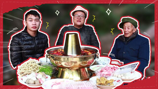 Enjoy a charcoal hotpot with a friend in the winter