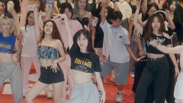 【4K】Orang-orang Kpop Guangzhou sangat mengagumkan! ee sister Baofeng lensa kontak berwarna biru bern