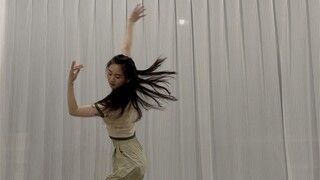 A very beautiful dance clip of Lanting Xu~ I am a dance teacher, and I am new here, so please pay mo