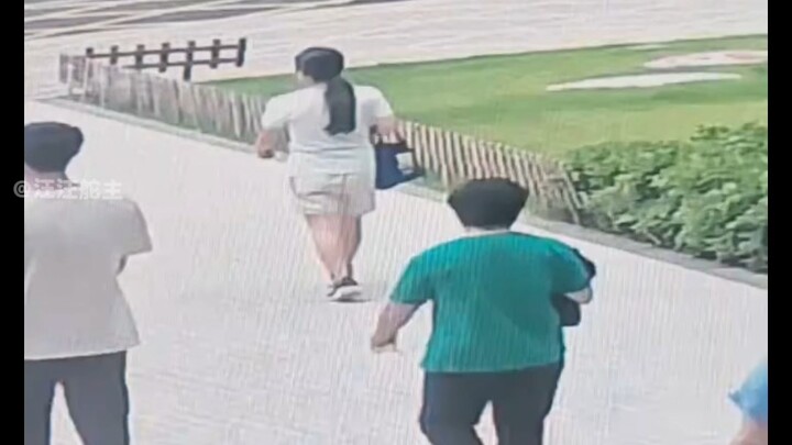 Siapa yang menembak