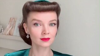 The little sister used props to restore the retro hairstyle, and the first one shocked me...