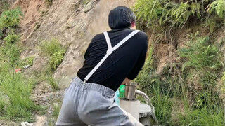 Tahukah Anda cara mengambil air sumur?
