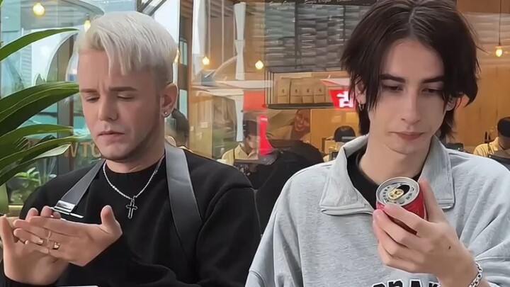 อิจฉา AK จริงๆ ที่มีเพื่อนดีแบบฉัน