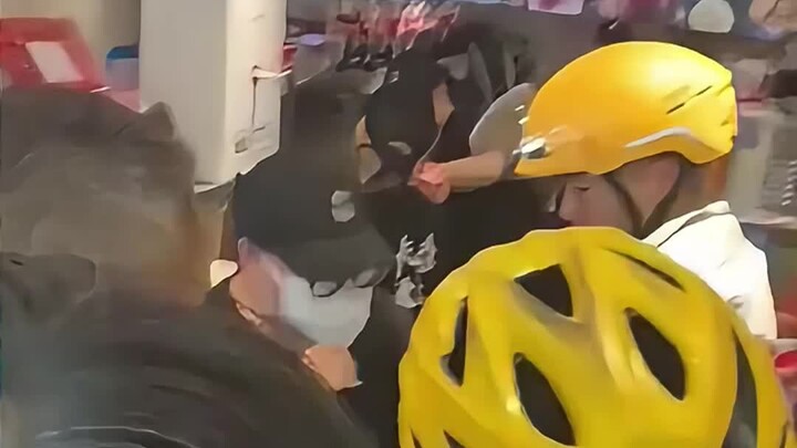 Toko kebanjiran pesanan tapi nggak atur backend, akhirnya malah bikin diri sendiri kolaps...