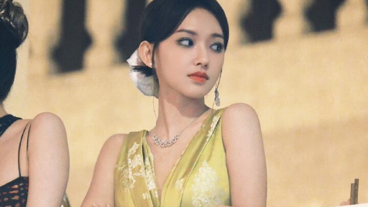 “This look really relies on this lady’s stunning looks and perfect bone structure to pull it off” [C