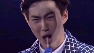 EXO：吃/喝这种东西就不要和我谈表情管理
