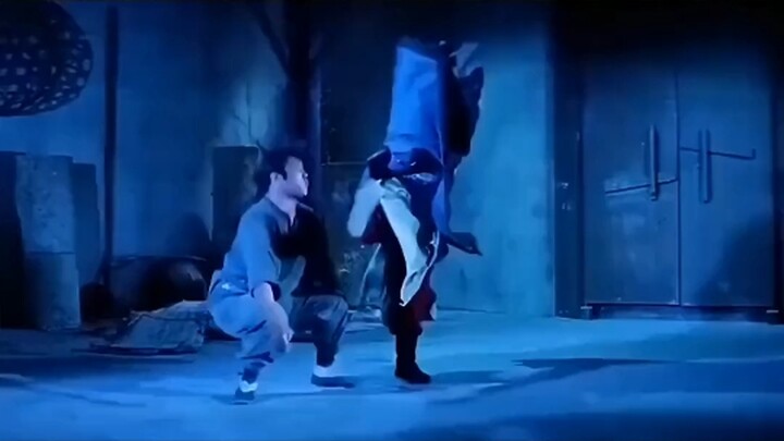 มีใครมาดวลสเต็ปกับฉันมั้ย? ฉันเต้นซอมบี้สเต็ปนะ!