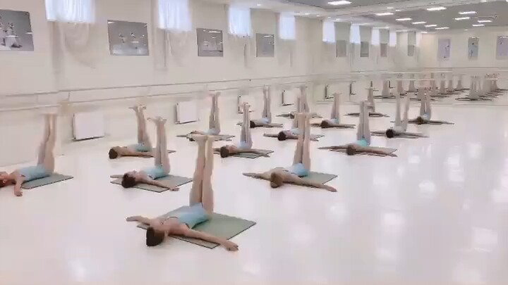 [Ballet Cơ Bản] Bài tập tổng hợp cực mạnh cho vùng háng tại trường ballet Nga