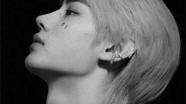 Is Hybe really done with Korea? They have tons of overseas fans! Too bad Koreans aren't buying it! T